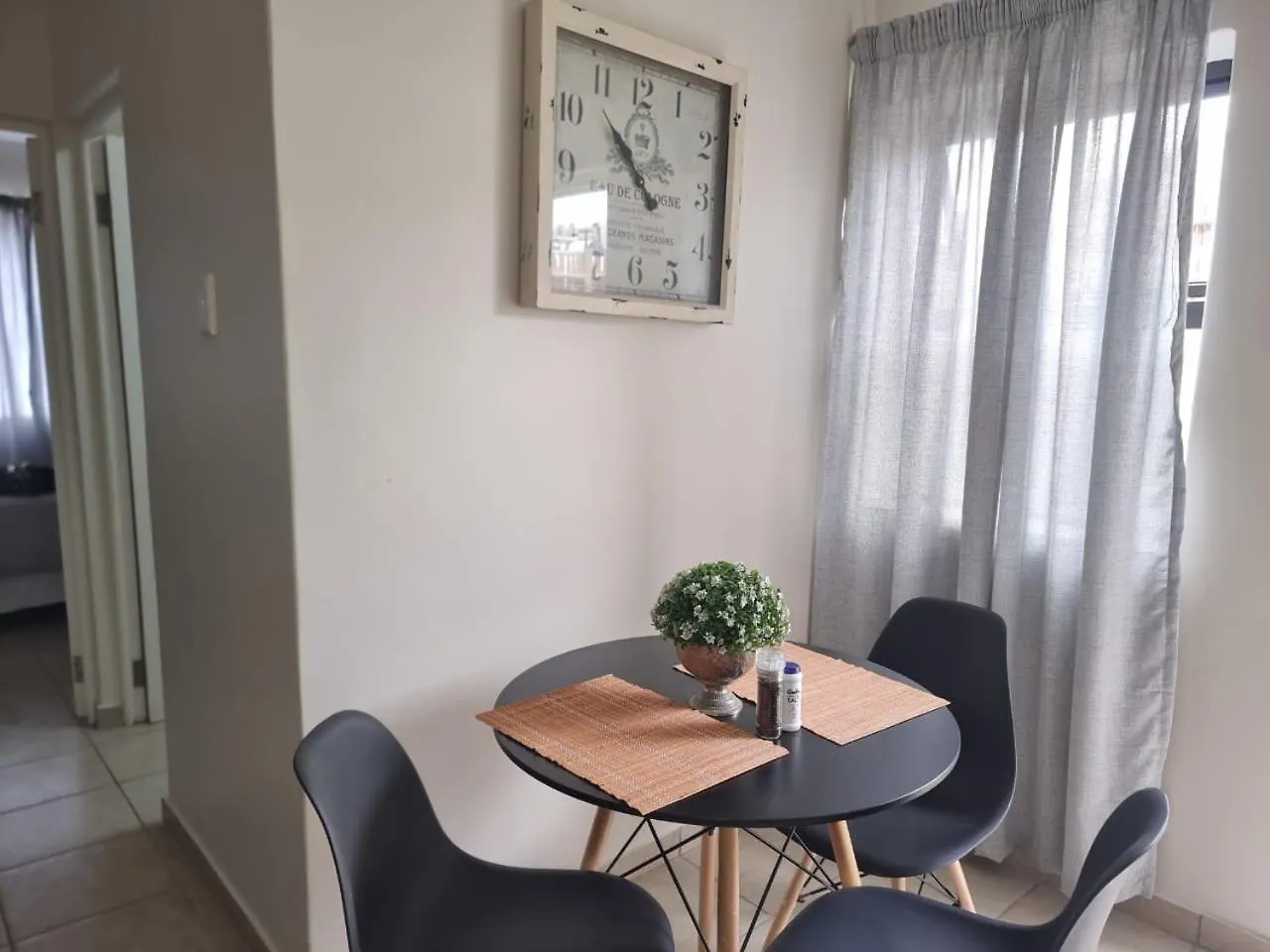 La Bella Vida Self Catering Apartments Bellville